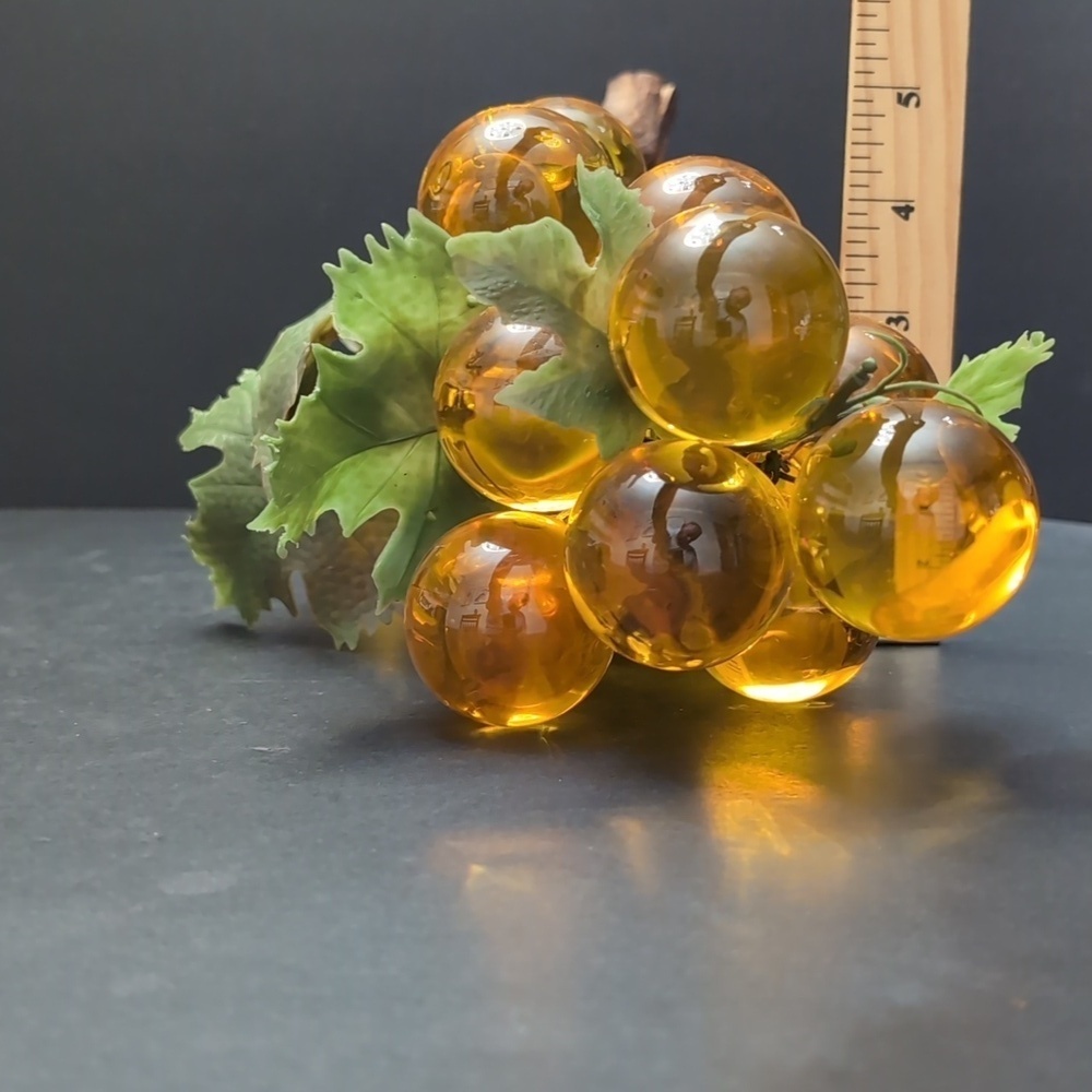 VGT,Mid Century Modern Yellow Lucite Grape Cluster On The Vine. - Picture 7 of 7
